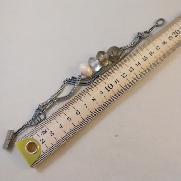 Anne Marie Chagnon Modernist Bracelet with Olive and Cream Beads - Picture 5 of 10